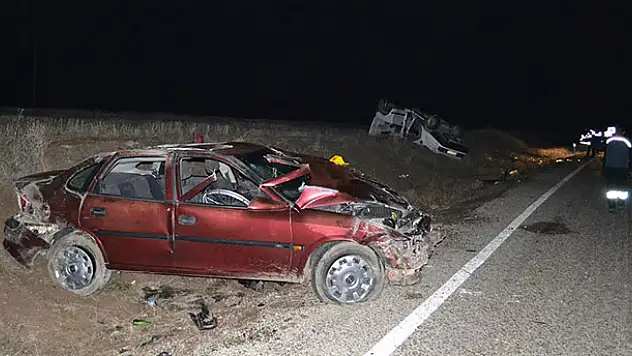 Aksaray'da 2 otomobil çarpıştı: 1 ölü, 1'i ağır 7 yaralı