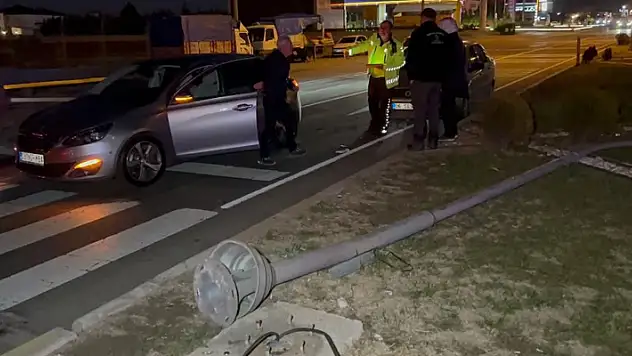 Aksaray'da 2 otomobilin çarpıştığı kazada 1 kişi yaralandı
