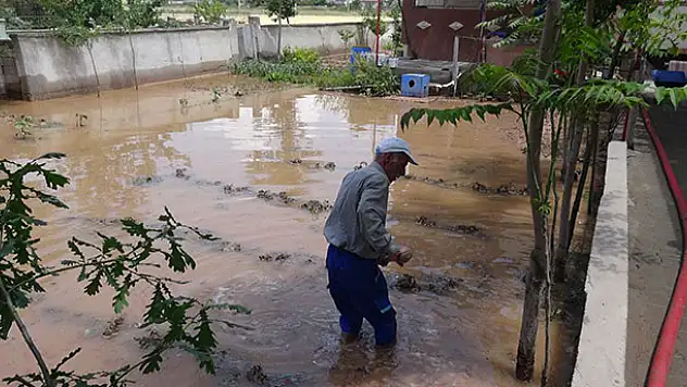 Aksaray'da 200 bin dekar arazide 30 milyonluk dolu ve sel zararı