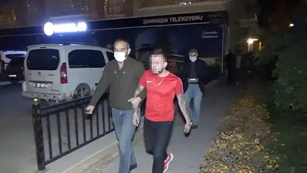 Aksaray'da 3 gaspçı film sahnelerini aratmayan kovalamaca sonucu yakalandı

