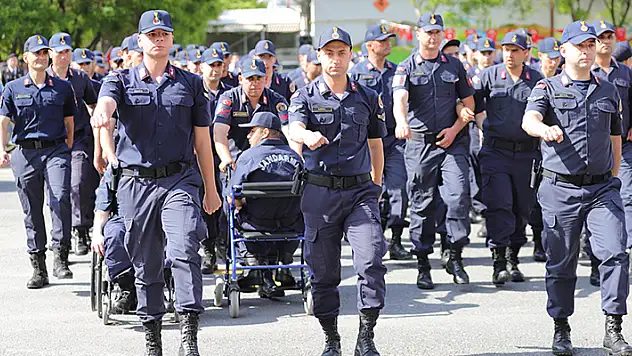 Aksaray'da 45 engelli genç üniforma giyip bir günlüğüne temsili asker oldu
