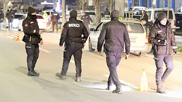Aksaray'da araç ve şahıslar didik didik aranıyor
