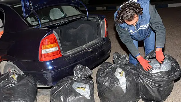Aksaray'da Avukatın kullandığı araçta 150 kilogram esrar ele geçirildi