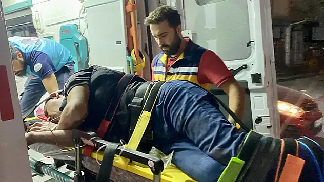 Aksaray'da bıçaklı kavgada 4 kişi yaralandı
