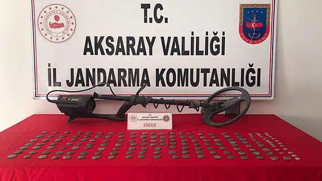 Aksaray'da buldukları tarihi eserleri satmak isteyen definecilere suçüstü 