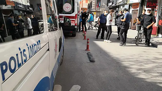Aksaray'da çocukların bıçaklı kavgası kanlı bitti: 2 yaralı
