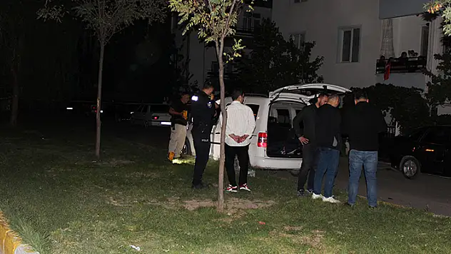 Aksaray'da damadına ateş ederken ona siper olan kızını öldüren şüpheliye olay yerinde tatbikat yaptırıldı
