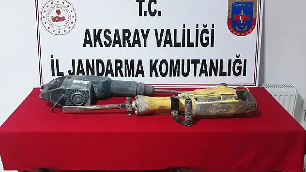 Aksaray'da define arayan 6 zanlı suçüstü yakalandı
