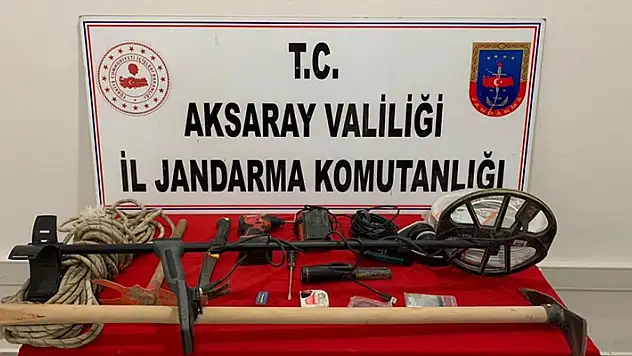 Aksaray'da defineciler kaçak kazıda yaparken suçüstü yakalandı
