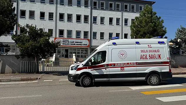 Aksaray'da elektrik akımına kapılan öğrenci yaralandı
