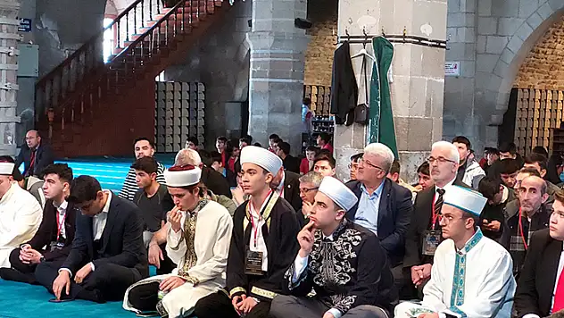Aksaray'da Genç Hatipler Minberde Hutbe Okuma Yarışması 7. Bölge Finali düzenlendi
