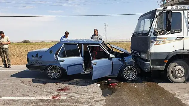 Aksaray'da hatalı sollama kazaya neden oldu: 8 yaralı
