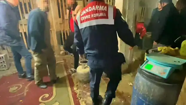 Aksaray'da horoz dövüştürücülerine jandarmadan suçüstü
