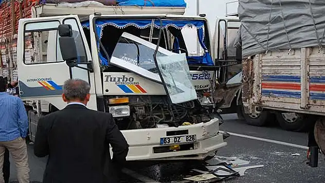 Aksaray'da İki Kamyon Çarpıştı: 6 yaralı