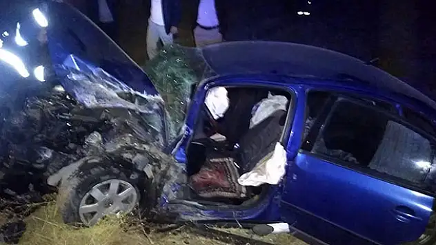 Aksaray'da iki otomobil çarpıştı: 8 yaralı