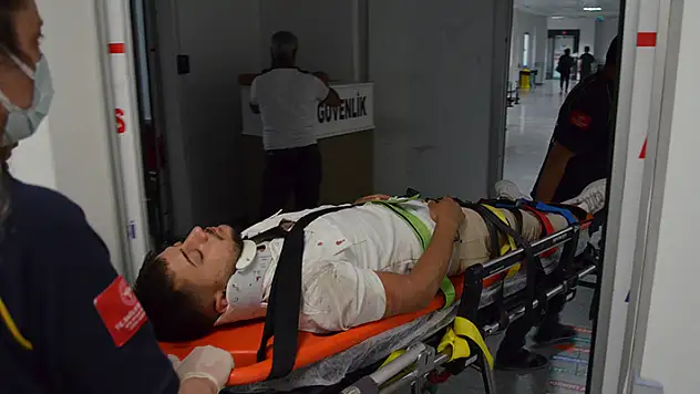 Aksaray'da iki otomobilin çarpışması sonucu 4 kişi yaralandı