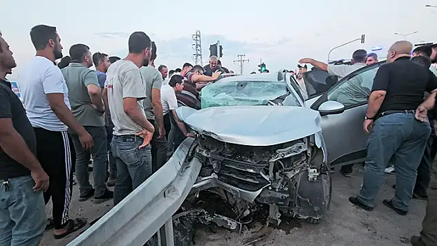 Aksaray'da iki otomobilin çarpıştığı kazada 4 kişi yaralandı
