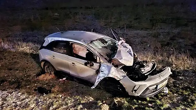 Aksaray'da iki otomobilin çarpıştığı kazada 3 kişi yaralandı

