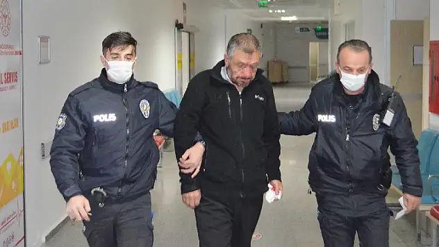 Aksaray'da ilaçlarını düzenli kullanmasını söyleyen eşini uyurken bıçaklayan koca tutuklandı
