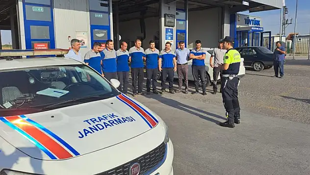 Aksaray'da jandarmadan araç muayene personeline trafik eğitimi
