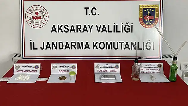 Aksaray'da jandarmanın uyuşturucu operasyonunda 2 kişi gözaltına alındı, 1'i tutuklandı
