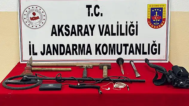 Aksaray'da kaçak kazı yapan defineciler suçüstü yakalandı

