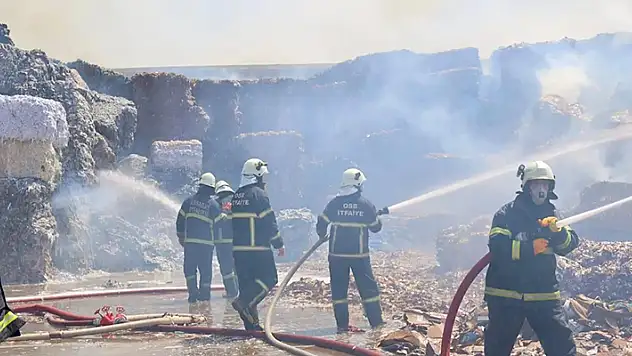 Aksaray'da kağıt fabrikasında yangın
