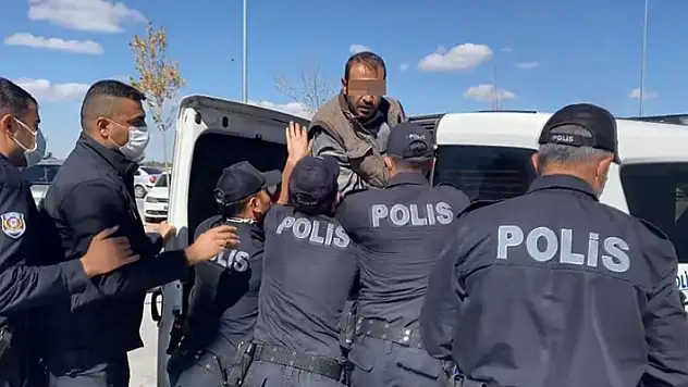Aksaray'da kaza yapan sürücü: Ben emniyet müdürüyüm, amir gelsin
