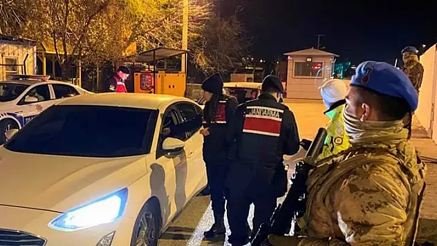 Aksaray'da komando destekli denetimlerde 1 ayda 454 aranan şahıs yakalandı
