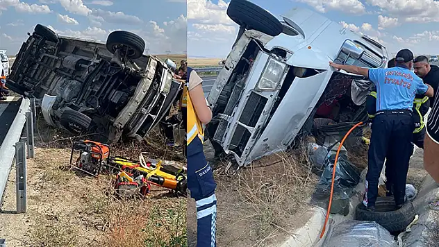 Aksaray'da kontrolden çıkan minibüs takla attı: Sürücü hayatını kaybetti
