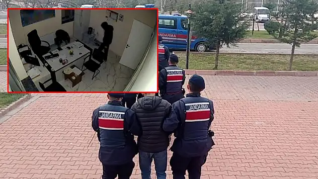 Aksaray'da maskeli hırsızlar kamerayı çevirip kasayı soydu
