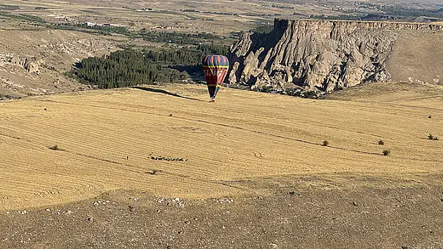 Aksaray'da medya temsilcileri Ihlara Vadisi ile Selime Katedrali'ni kuş bakışı izledi
