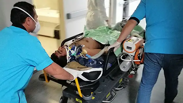 Aksaray'da metrelerce sürüklenen motosikletin sürücü ağır yaralandı
