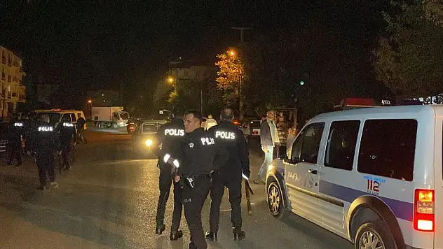 Aksaray'da meydan savaşı gibi kavga! 60 kişi birbirine girdi! 