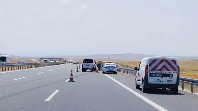 Aksaray'da minibüs, otomobile çarptı 7 yaralı

