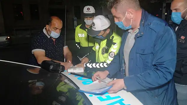 Aksaray'da muayenesiz araçla kısıtlamayı delen sürücüden polise: 'Şov yapmayın'