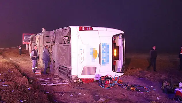Aksaray'da otobüs devrildi: 1 ölü, 51 yaralı
