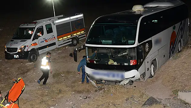 Aksaray'da otobüs şarampole yuvarlandı: 19 yaralı