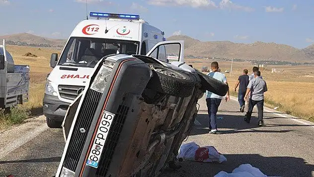 Aksaray'da otomobil devrildi: 2 ölü, 3 yaralı