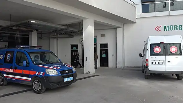 Aksaray'da otomobil, motosiklete çarptı 2 ölü, 3 yaralı
