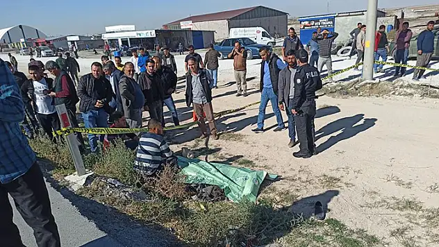 Aksaray'da otomobilin çarptığı motosiklette bulunanlar havaya uçtu: Kazada 2 kişi öldü
