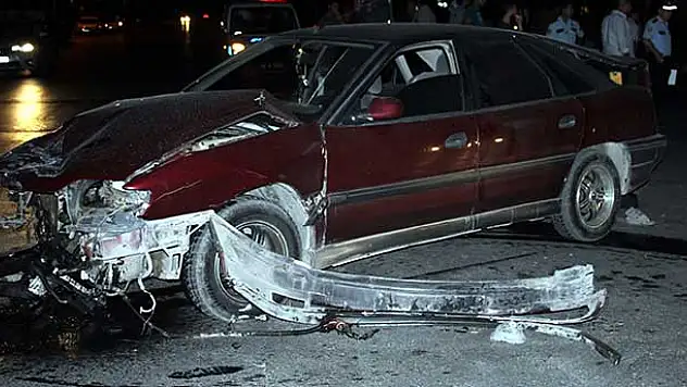 Aksaray'da otomobille minibüs çarpıştı: 4 yaralı