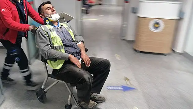 Aksaray'da otoyol işçilerini taşıyan minibüs devrildi: 14 yaralı