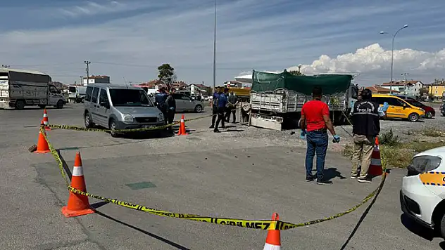 Aksaray'da pazarcılık yapan akrabaların silahlı kavgasında 4 kişi yaralandı
