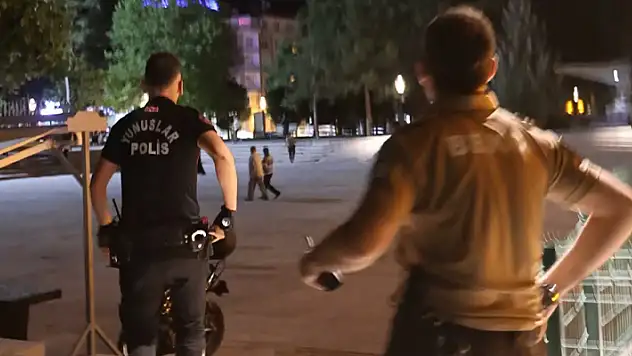 Aksaray'da polisin kaçak göçmen kovalamacası kamerada
