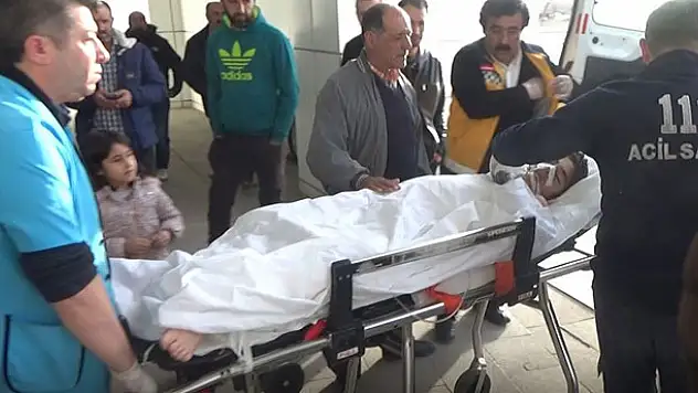 Aksaray'da salıncakta sallanan çocuğun boynuna ip dolandı
