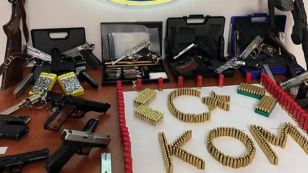 Aksaray'da silah ticareti çetesini KOM özel ekibi çökertti
