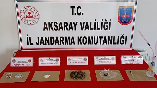 Aksaray'da şüphelinin üzerinden 4 ayrı uyuşturucu çıktı
