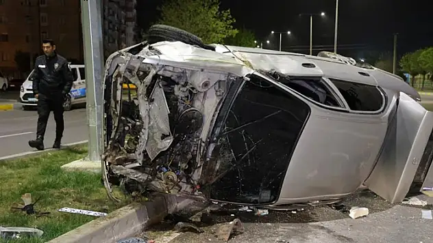 Aksaray'da takla atan otomobilin sürücüsü ağır yaralandı
