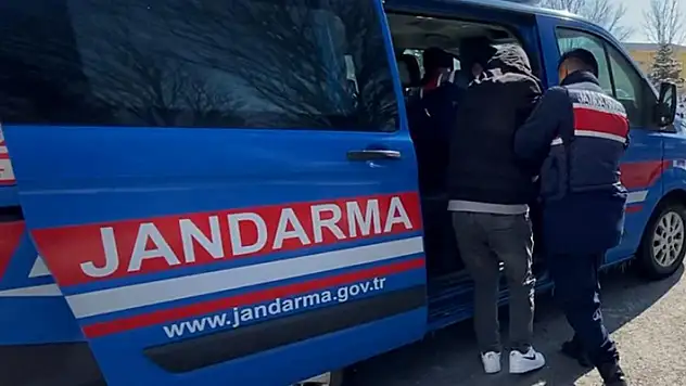Aksaray'da telefon dolandırıcısı JASAT tarafından yakalandı
